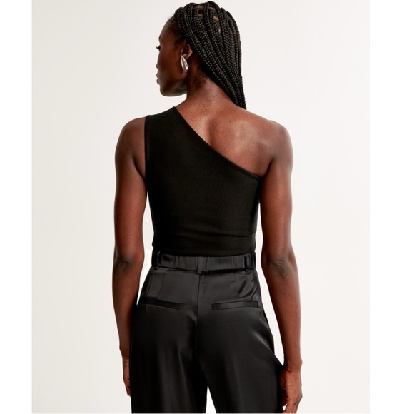 NWT Abercrombie & Fitch Size XS Crepe Asymmetrical One-Shoulder Bodysuit Black - Picture 2 of 9